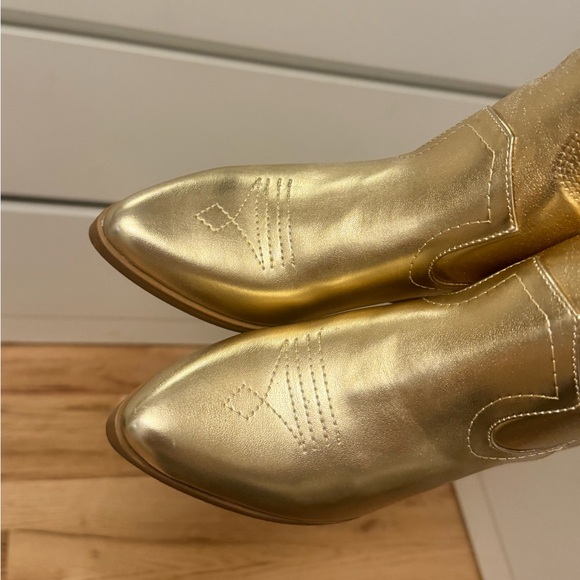 NEW Soda Gold Metallic Pull On Western Cowgirl Boots Size 5.5 - Picture 4 of 9